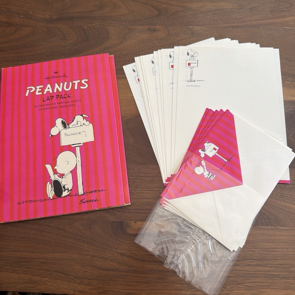Vtg Peanuts Stationery Schulz 11 Paper & 5 Envelopes Snoopy